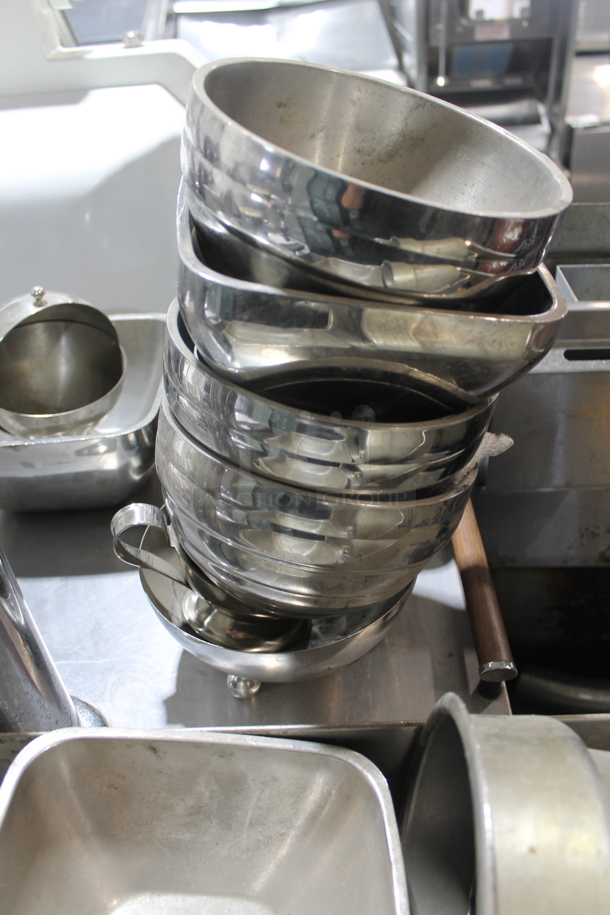 ALL ONE MONEY! Lot of Approximately 15 Metal Items Including Bowls. - Image 3 of 5