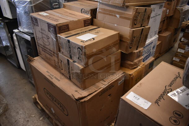 PALLET LOT of 23 BRAND NEW SCRATCH AND DENT! Boxes Including 2 Box 130SLWG12C Choice 12 oz. Light Weight Clear Plastic Stemless Wine Glass - 64/Case, 3 Box 129MCS16B Choice 16 oz. Black 8" x 5 1/4" x 1 1/2" Rectangular Microwavable Heavy Weight Container with Lid - 150/Case, 2 Box 129MCS12B Choice 12 oz. Black 6" x 4 3/4" x 1 3/4" Rectangular Microwavable Heavy Weight Container with Lid - 150/Case, C2464BDL Dart PresentaBowls Pro Clear Square Lid for 24, 32, 48, and 64 oz. Square Plastic Bowls - 252/Case, 00210 Bell Aire Center Fold Towels. 23 Times Your Bid! - Image 2 of 8