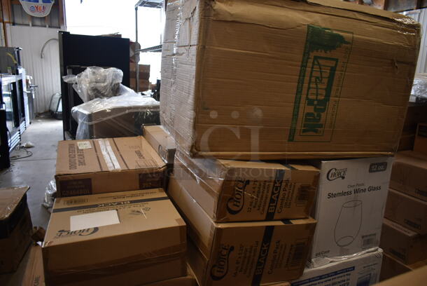 PALLET LOT of 23 BRAND NEW SCRATCH AND DENT! Boxes Including 2 Box 130SLWG12C Choice 12 oz. Light Weight Clear Plastic Stemless Wine Glass - 64/Case, 3 Box 129MCS16B Choice 16 oz. Black 8" x 5 1/4" x 1 1/2" Rectangular Microwavable Heavy Weight Container with Lid - 150/Case, 2 Box 129MCS12B Choice 12 oz. Black 6" x 4 3/4" x 1 3/4" Rectangular Microwavable Heavy Weight Container with Lid - 150/Case, C2464BDL Dart PresentaBowls Pro Clear Square Lid for 24, 32, 48, and 64 oz. Square Plastic Bowls - 252/Case, 00210 Bell Aire Center Fold Towels. 23 Times Your Bid! - Image 3 of 8
