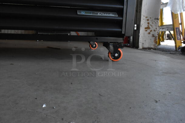 BRAND NEW SCRATCH AND DENT! 2024 True GDM-69-HC-LD Metal Commercial 3 Door Reach In Cooler Merchandiser on Commercial Casters. Tested and Working! - Image 4 of 6