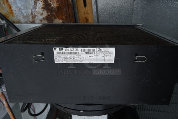 8'x8' Norlake SELF CONTAINED Walk In Cooler Box w/ Copeland FJEF-0100-CAV-260 208-230 Volt, 1 Phase Compressor and Norlake CPB075DC-A 208-230 Volt, 1 Phase Condenser. No Floor.  - Image 10 of 11