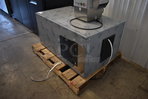 BRAND NEW SCRATCH AND DENT! 2024 Hoshizaki IM-500SAB Stainless Steel Commercial Regular Cube Ice Machine - 489 lb. 115 Volts, 1 Phase.  - Image 3 of 6