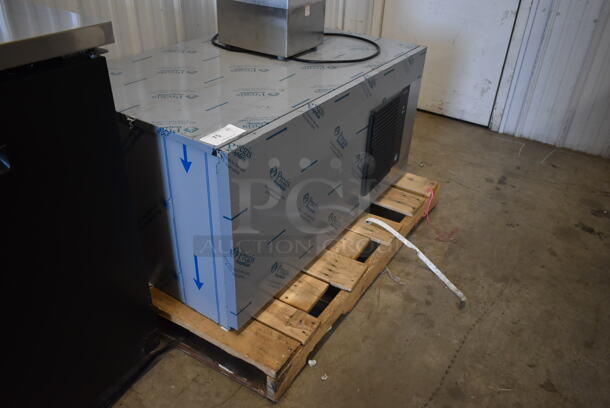 BRAND NEW SCRATCH AND DENT! 2024 Hoshizaki IM-500SAB Stainless Steel Commercial Regular Cube Ice Machine - 489 lb. 115 Volts, 1 Phase.  - Image 4 of 6