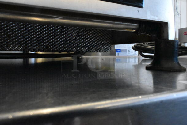 Axis AX-S10 Stainless Steel Commercial Countertop Meat Slicer w/ Blade Sharpener. 115 Volts, 1 Phase. Tested and Working! - Image 4 of 6
