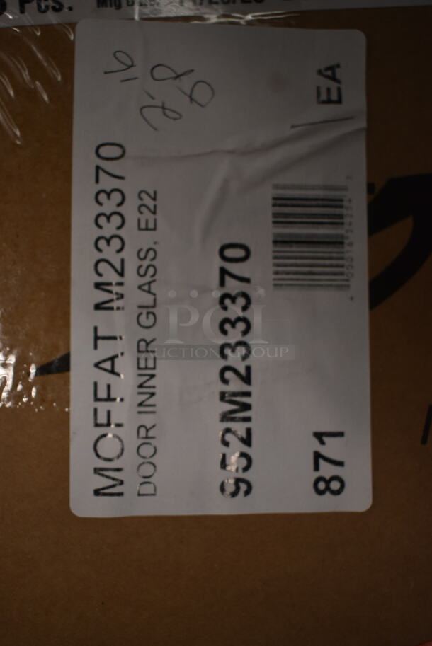 BRAND NEW SCRATCH AND DENT! Moffat M233370 Door Inner Glass for E22M3 Series Convection Ovens - Image 2 of 3