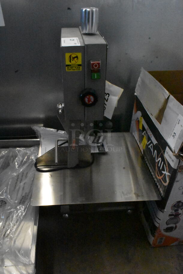 BRAND NEW SCRATCH AND DENT! Avantco 177EMBS65SS Metal Commercial Countertop Meat Saw. 120 Volts, 1 Phase. Tested and Working! - Image 2 of 5