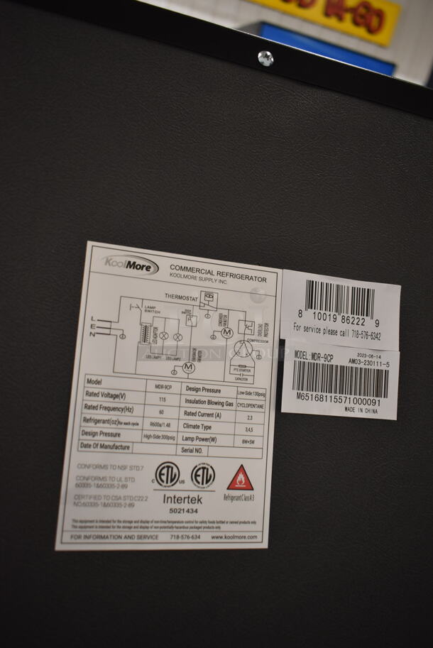 BRAND NEW SCRATCH AND DENT! KoolMore MDR-9CP Metal Commercial Single Door Reach In Cooler Merchandiser w/ Poly Coated Racks. 115 Volts, 1 Phase. Tested and Working! - Image 5 of 5