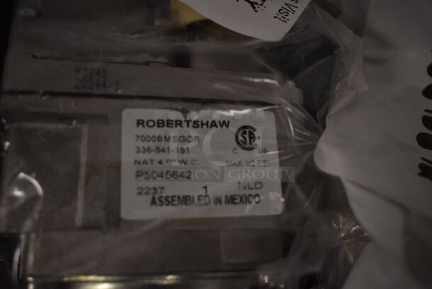 BRAND NEW SCRATCH AND DENT! Robertshaw 7000BMSGOR Motor.  - Image 3 of 4