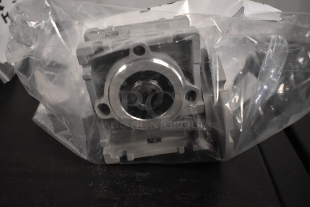 BRAND NEW SCRATCH AND DENT! Estella 34819401801 Automatic Feed Gear Box for SLA13 and SLAS13  - Image 3 of 4