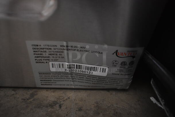 BRAND NEW SCRATCH AND DENT! Avantco 177EG30N Stainless Steel Commercial Countertop Electric Powered Flat Top Griddle. 208/240 Volts, 1 Phase.  - Image 3 of 3