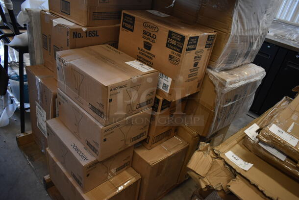PALLET LOT of 19 BRAND NEW SCRATCH AND DENT! Boxes Including 2 Box of 50010W Choice 10 oz. White Poly Paper Hot Cup - 1000/Case, 2 Box P150BLK Solo 1.5 oz. Black Polystyrene Souffle / Portion Cup - 2500/Case, 3 Arcoroc V4025 Romeo Martini Glasses, Creative Converting 28103981 16 oz. Bermuda Blue Plastic Cup - 20/Pack, 2 Box 760IC08P Choice 8 oz. Pink Paper Frozen Yogurt / Food Cup - 1000/Case. 19 Times Your Bid! - Image 2 of 9