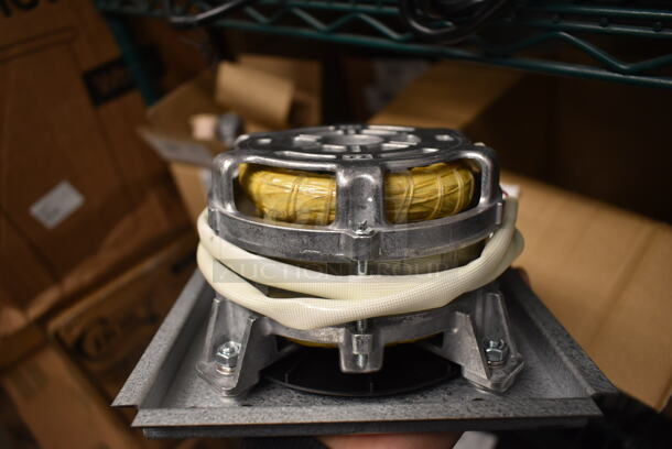 BRAND NEW SCRATCH AND DENT! Hanning V1A120-025P0012-036-001OS0-833 Motor.  - Image 3 of 6