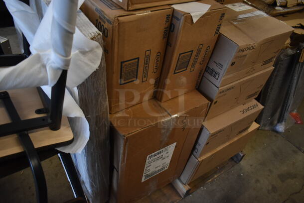 PALLET LOT of 19 BRAND NEW SCRATCH AND DENT! Boxes Including 2 Box of 50010W Choice 10 oz. White Poly Paper Hot Cup - 1000/Case, 2 Box P150BLK Solo 1.5 oz. Black Polystyrene Souffle / Portion Cup - 2500/Case, 3 Arcoroc V4025 Romeo Martini Glasses, Creative Converting 28103981 16 oz. Bermuda Blue Plastic Cup - 20/Pack, 2 Box 760IC08P Choice 8 oz. Pink Paper Frozen Yogurt / Food Cup - 1000/Case. 19 Times Your Bid! - Image 5 of 9