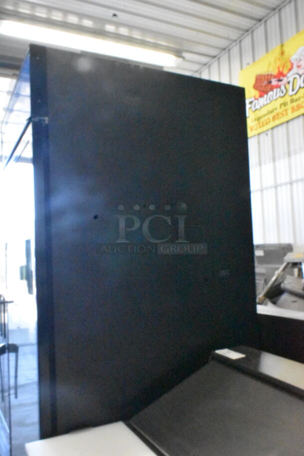 BRAND NEW SCRATCH AND DENT! 2022 Avantco 178GDC24FHCB Metal Commercial Single Door Reach In Cooler Merchandiser w/ Poly Coated Racks. 115 Volts, 1 Phase. Tested and Working! - Image 5 of 7