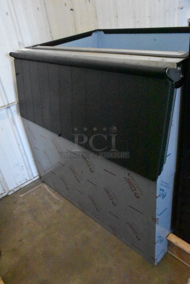 BRAND NEW SCRATCH AND DENT! 2023 Hoshizaki B-700SF Stainless Steel Commercial 700 lb. Ice Machine Bin.  - Image 4 of 4