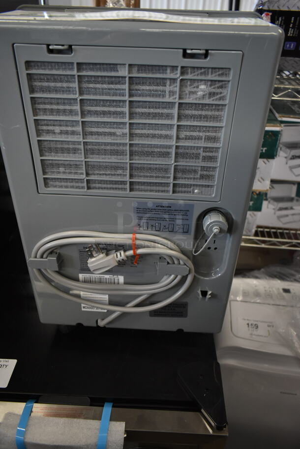 BRAND NEW SCRATCH AND DENT! SoleusAir HMT-D45E-A 45 Pint Dehumidifier. 115 Volts, 1 Phase. Tested and Working! - Image 6 of 7