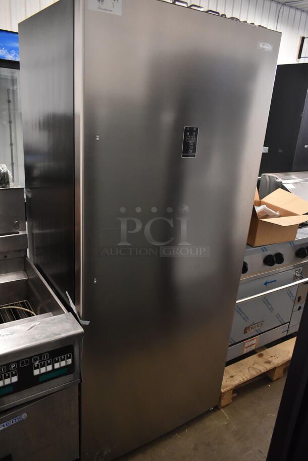 BRAND NEW SCRATCH AND DENT! KoolMore KM-RUF-21S Stainless Steel Single Door Reach In Convertible Cooler Freezer. Tested and Working! - Image 2 of 7