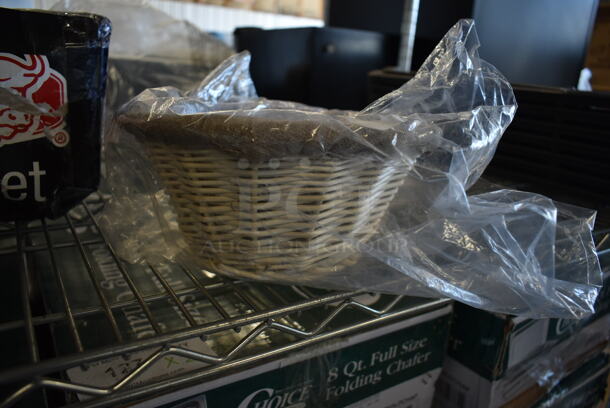 BRAND NEW SCRATCH AND DENT! Matfer Bourgeat 118510 980118510 8 1/4" Linen Lined Wicker Round Banneton Proofing Basket - Image 2 of 3