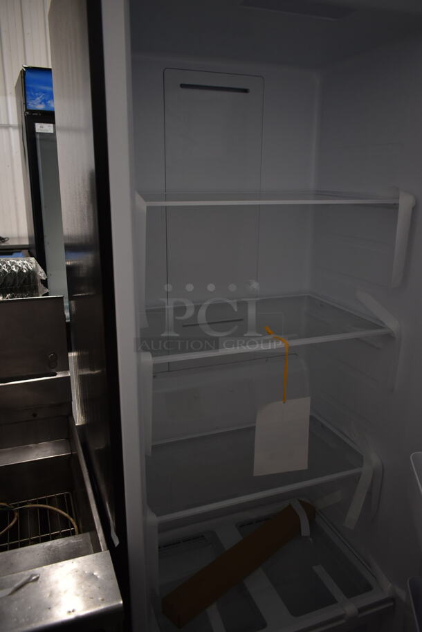 BRAND NEW SCRATCH AND DENT! KoolMore KM-RUF-21S Stainless Steel Single Door Reach In Convertible Cooler Freezer. Tested and Working! - Image 5 of 7