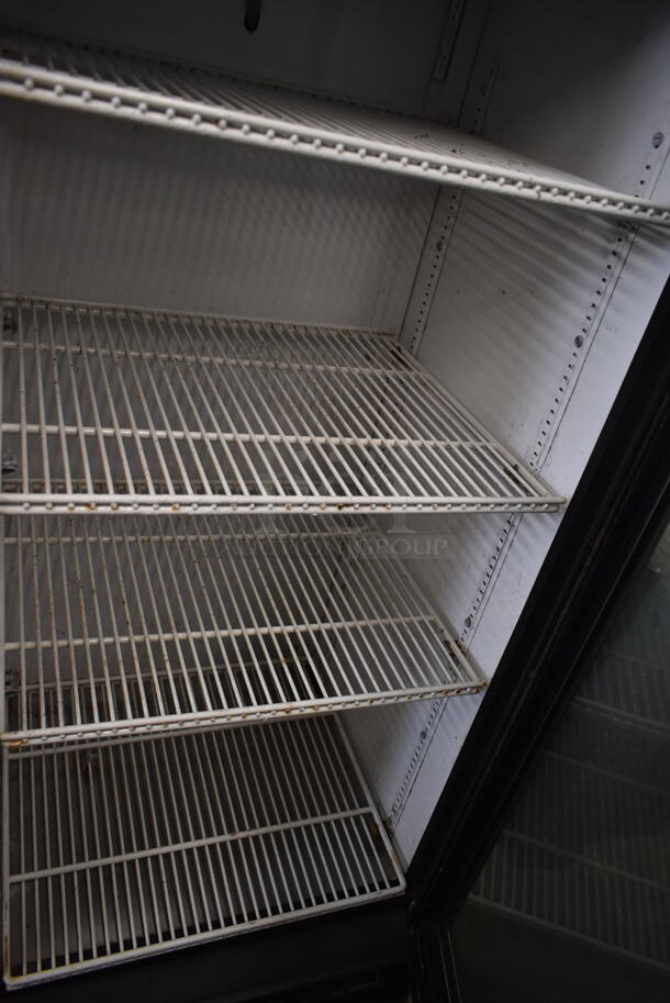 True GDM-12 Metal Commercial Single Door Reach In Cooler Merchandiser w/ Poly Coated Racks. 115 Volts, 1 Phase. Tested and Powers On But Does Not Get Cold - Image 3 of 3