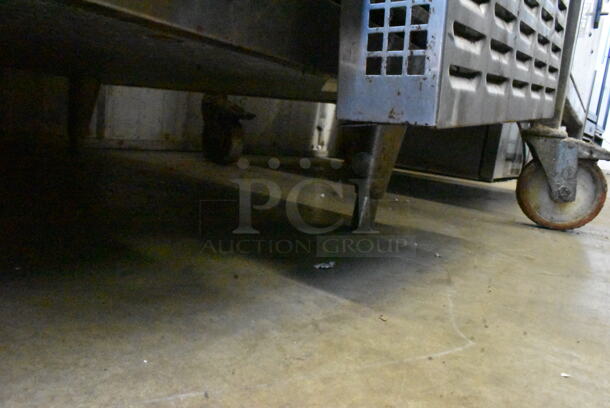 Continental CPT42 Stainless Steel Commercial Pizza Prep Table w/ Cutting Board and Over Shelf. 115 Volts, 1 Phase. Tested and Working! - Image 2 of 5