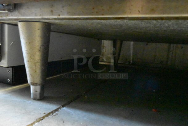 Continental CPT42 Stainless Steel Commercial Pizza Prep Table w/ Cutting Board and Over Shelf. 115 Volts, 1 Phase. Tested and Working! - Image 3 of 5