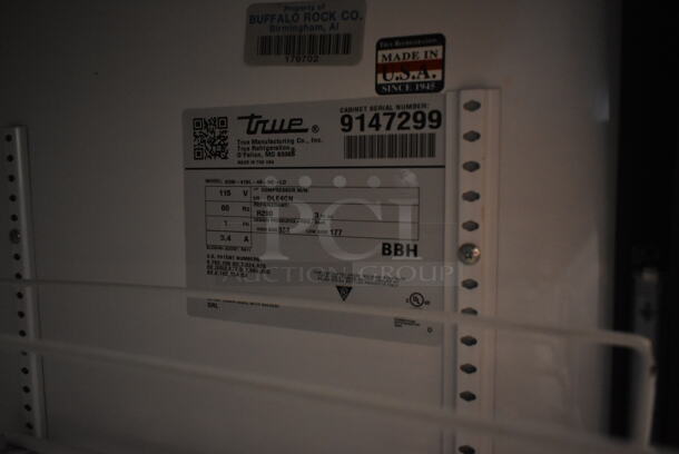 2017 True GDM-41SL-48-HC-LD Metal Commercial 2 Door Reach In Cooler Merchandiser w/ Poly Coated Racks. 115 Volts, 1 Phase. Tested and Working! - Image 4 of 4