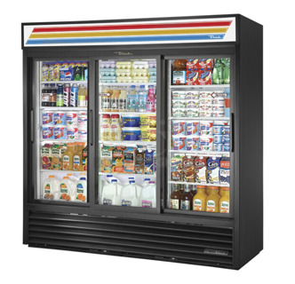 BRAND NEW SCRATCH AND DENT! 2024 True GDM-69-HC-LD Metal Commercial 3 Door Reach In Cooler Merchandiser on Commercial Casters. Tested and Working!