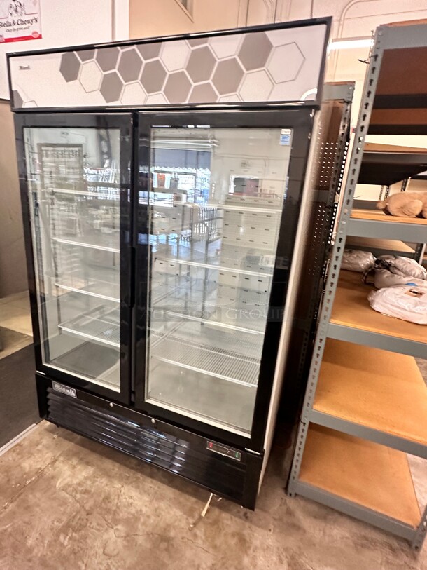 Late Model Migali C-49FM-HCe 54 inch Two Section Glass Door Merchandiser Freezer 115 Volt Working - Image 6 of 7