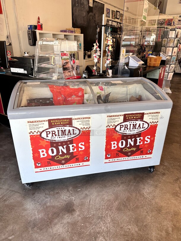 Late Model Premium Levella 10.9 cu. ft. Curved Glass Top Chest Freezer White  PFR1090G 115 Volt Working - Image 3 of 7