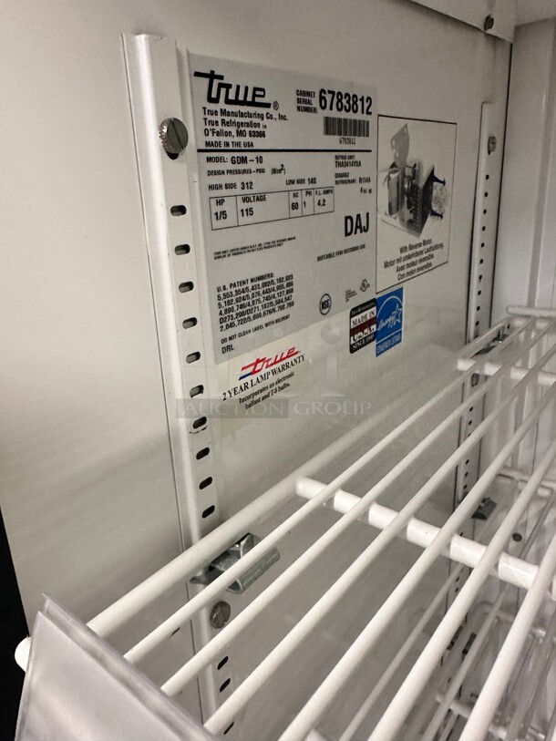True GDM-10 24 inch One Section Glass Door Merchandiser, (1) Right Hinge Door, 115v Working - Image 4 of 5
