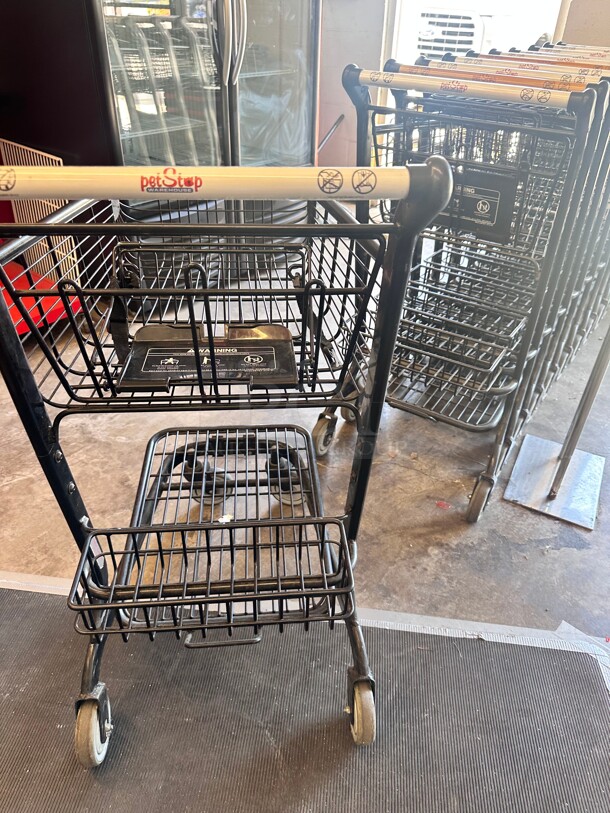 Clean 35 liter Single Basket Wire Convenience Shopping Cart - Black - Image 5 of 9