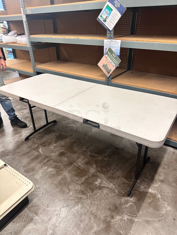 Clean LIFETIME 6-FOOT FOLDING TABLE (COMMERCIAL) - Image 3 of 7