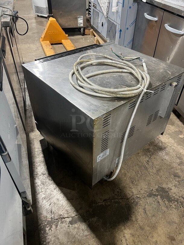 Turbofan Moffat Commercial Countertop Electric Powered Convection Oven! With View Through Door! Metal Oven Racks! All Stainless Steel! Working When Removed! - Image 9 of 10