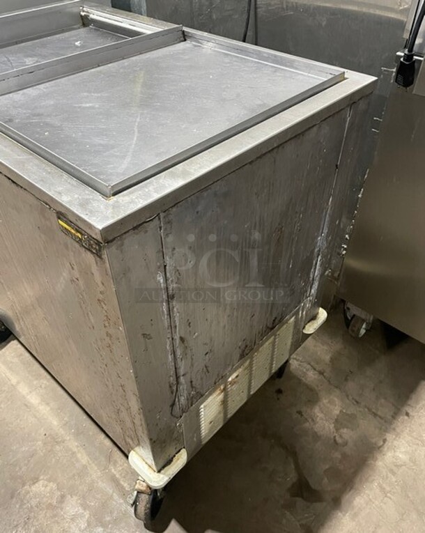 Silver King All Stainless Steel Commercial Reach Down Ice Cream Chest Freezer! On Commercial Casters! - Image 2 of 8