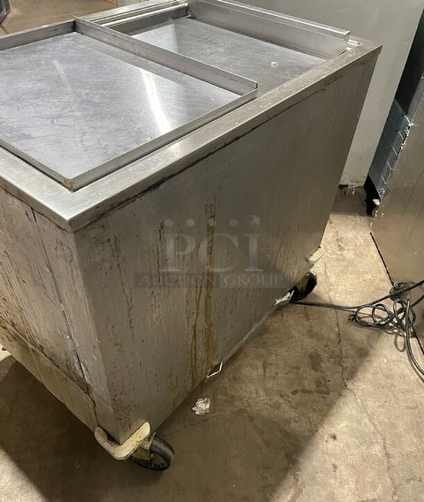 Silver King All Stainless Steel Commercial Reach Down Ice Cream Chest Freezer! On Commercial Casters! - Image 3 of 8