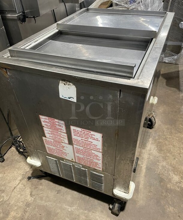 Silver King All Stainless Steel Commercial Reach Down Ice Cream Chest Freezer! On Commercial Casters! - Image 4 of 8
