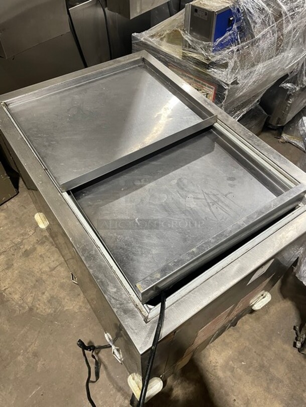 Silver King All Stainless Steel Commercial Reach Down Ice Cream Chest Freezer! On Commercial Casters! - Image 8 of 8