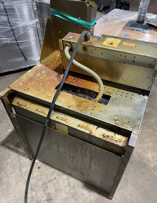 Prince Castle Fry Warmer Dump Station! MODEL HPC-1SNCA SN: EMGK193256X 208-240V  - Image 3 of 10