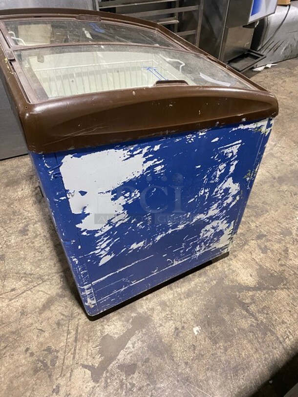 Commercial Freezer Merchandiser w/ 2 Sliding Lids! SN: 03433713 120v 1ph - Image 2 of 9