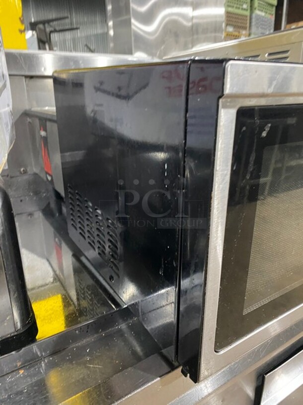 2022 Proctor Silex Countertop Microwave Oven! MODEL PSCMDM11S210 120V 1PH  - Image 2 of 8