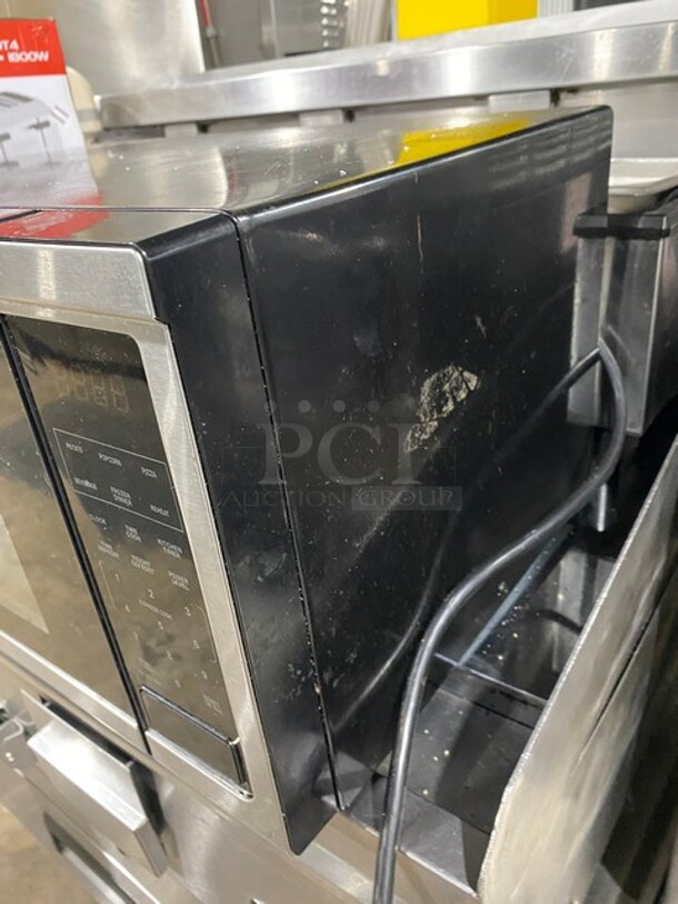 2022 Proctor Silex Countertop Microwave Oven! MODEL PSCMDM11S210 120V 1PH  - Image 3 of 8