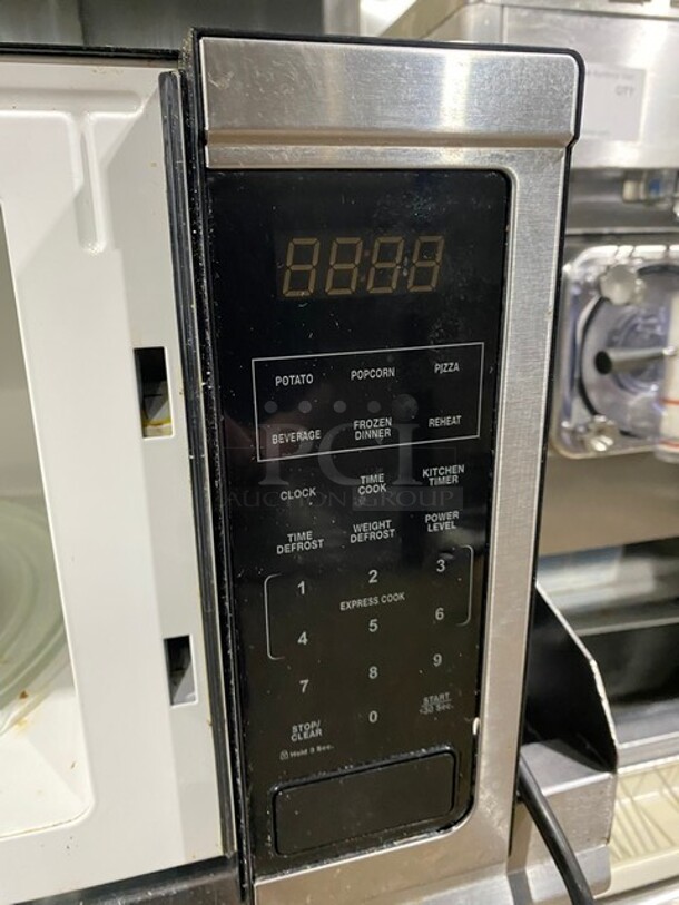 2022 Proctor Silex Countertop Microwave Oven! MODEL PSCMDM11S210 120V 1PH  - Image 5 of 8