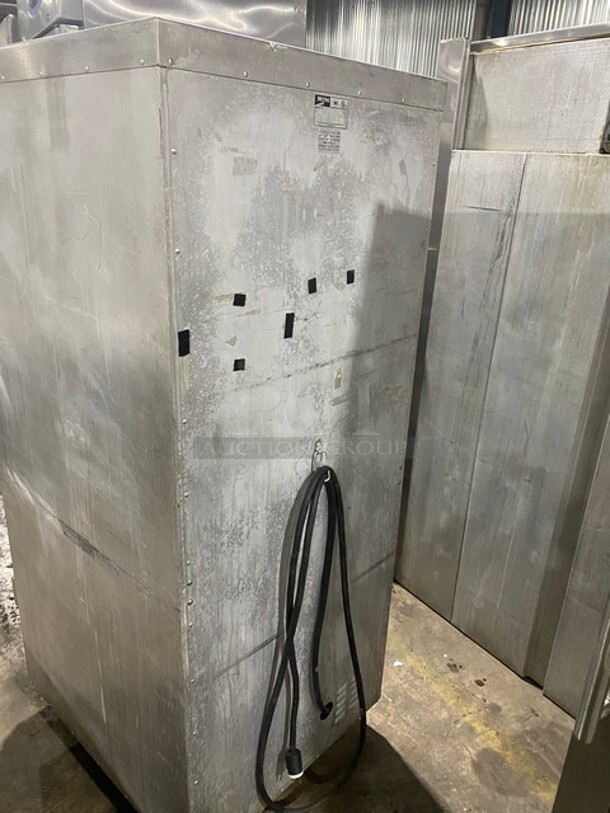 Metro Metal Commercial Heated Holding Cabinet on Commercial Casters! Model HM2000  - Image 3 of 11