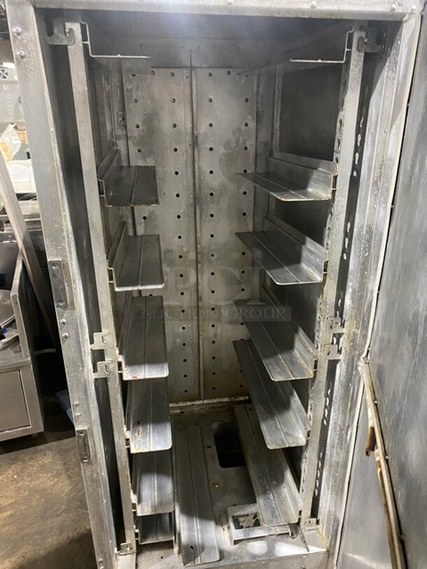 Metro Metal Commercial Heated Holding Cabinet on Commercial Casters! Model HM2000  - Image 5 of 11