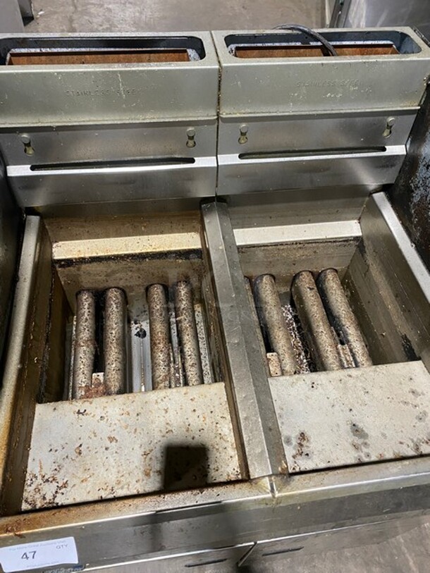 Pitco Frialator Stainless Steel Commercial Floor Style Natural Gas Powered Double Bay Fryer! With Side Splash! On legs! - Image 5 of 10