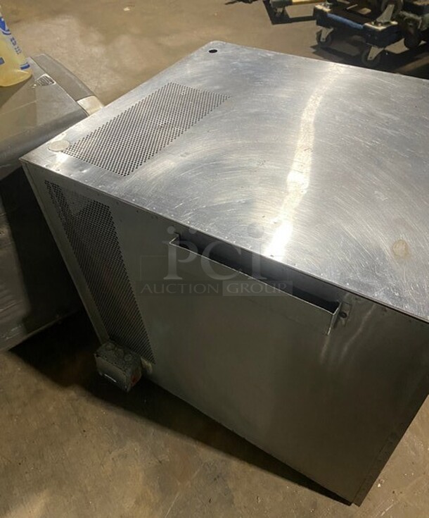Blodgett Stainless Steel Commercial Electric Powered Half Size Convection Oven w/ View Through Door and Metal Oven Racks! MODEL CTB1 208/230V 1PH  - Image 3 of 10