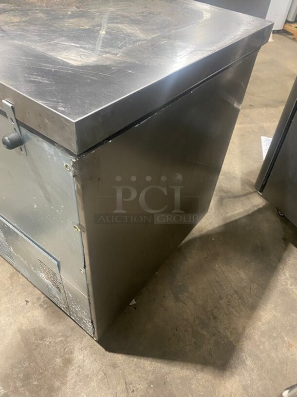 Hoshizaki Commercial Single Door Lowboy/Worktop Cooler! All Stainless Steel! On Commercial Casters! Working When Removed! Model: UR36A SN: L50358E  - Image 4 of 9