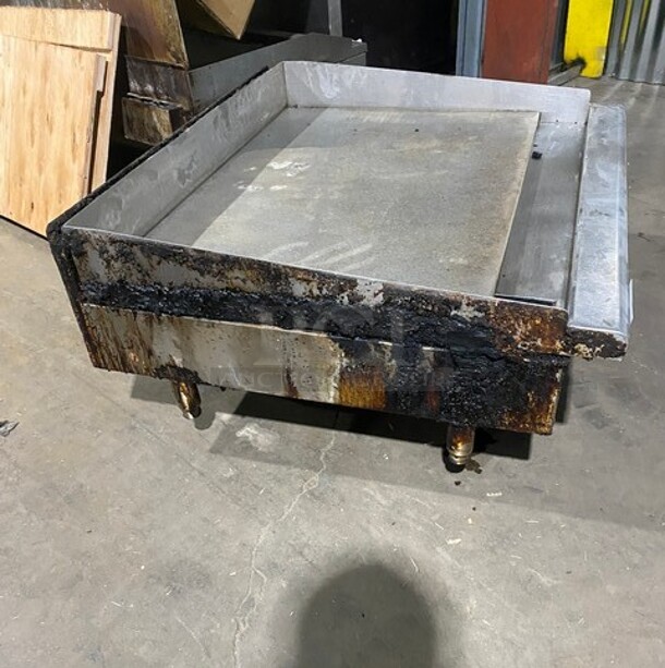 Imperial Commercial Countertop Natural Gas Powered Flat Top Griddle! With Back And Side Splashes! All Stainless Steel! On Small Legs! - Image 2 of 9