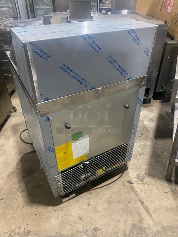 Asber 2021 Stainless Steel Commercial Sandwich Salad Prep Table Bain Marie Mega Top on Commercial Casters! Working When Removed! MODEL APTM27 SN: 8102425078 115V  - Image 3 of 11
